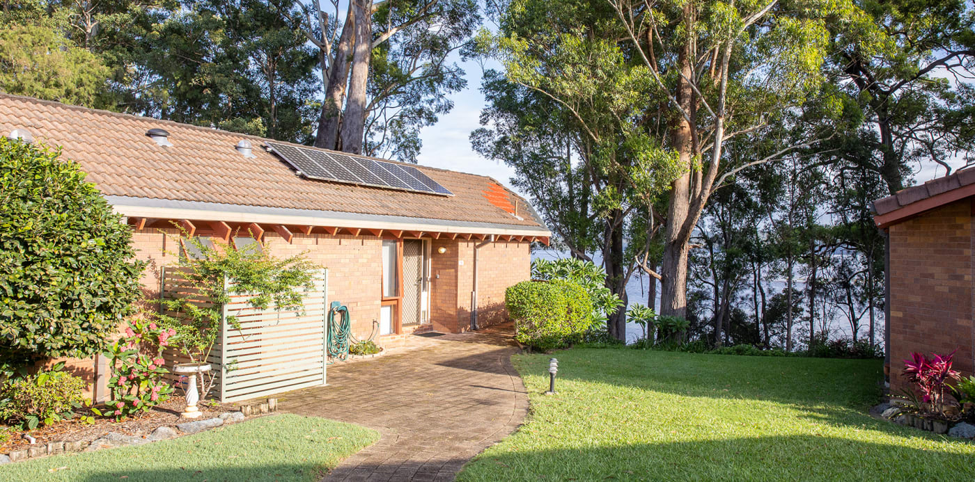 How to buy Queens Lake Levande